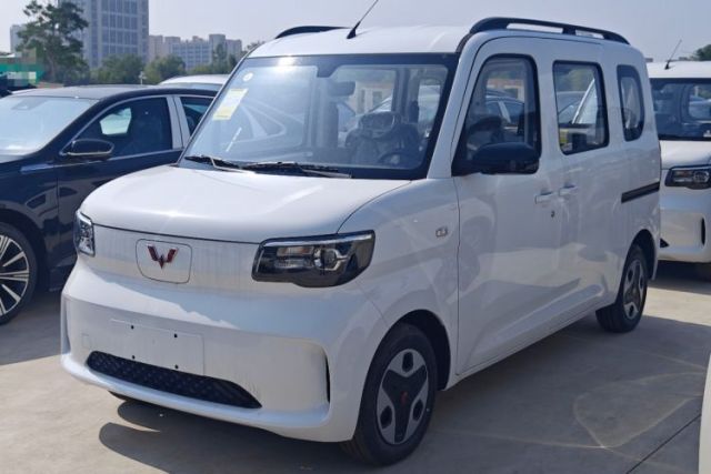 Used Wuling Zhiguang New Energy 2025 Model 305km Ambitious Edition