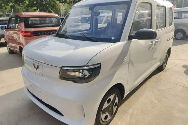 Used Wuling Zhiguang New Energy 2025 Model 305km Ambitious Edition