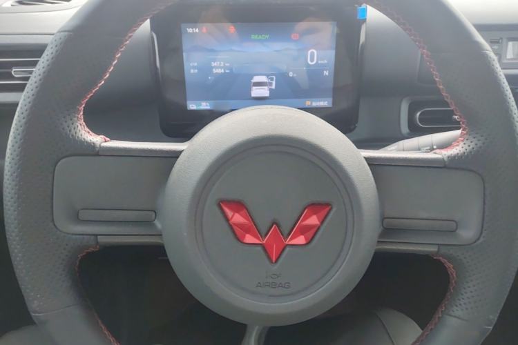 Used Wuling Zhiguang New Energy 2025 Model 305km Ambitious Edition Steering Wheel