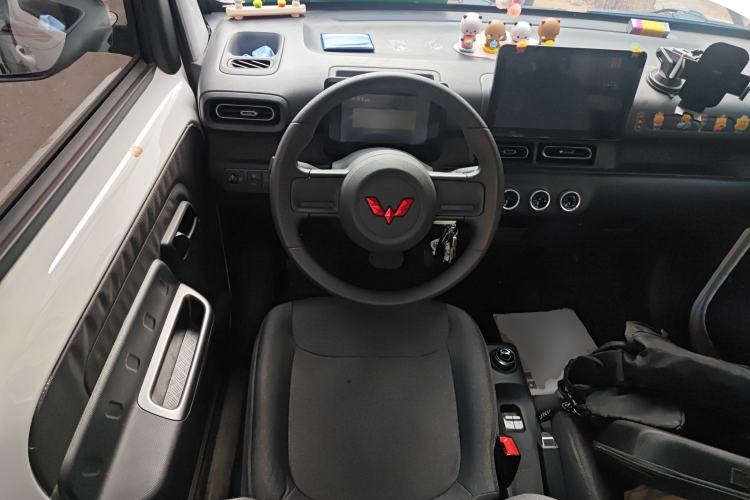 Used Wuling Zhiguang New Energy 2025 Standard Model Steering Wheel