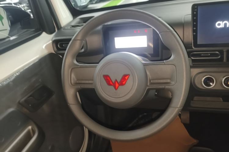Used Wuling Zhiguang New Energy 2025 Standard Model Steering Wheel