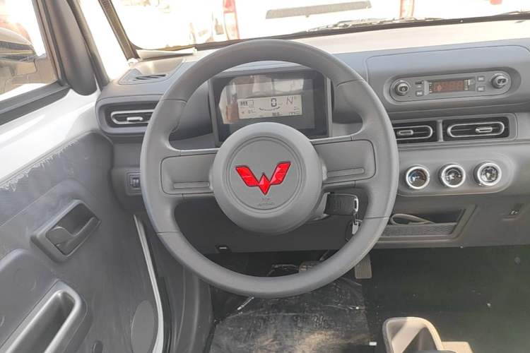 Used Wuling Zhiguang New Energy 2025 Comfort Model Steering Wheel