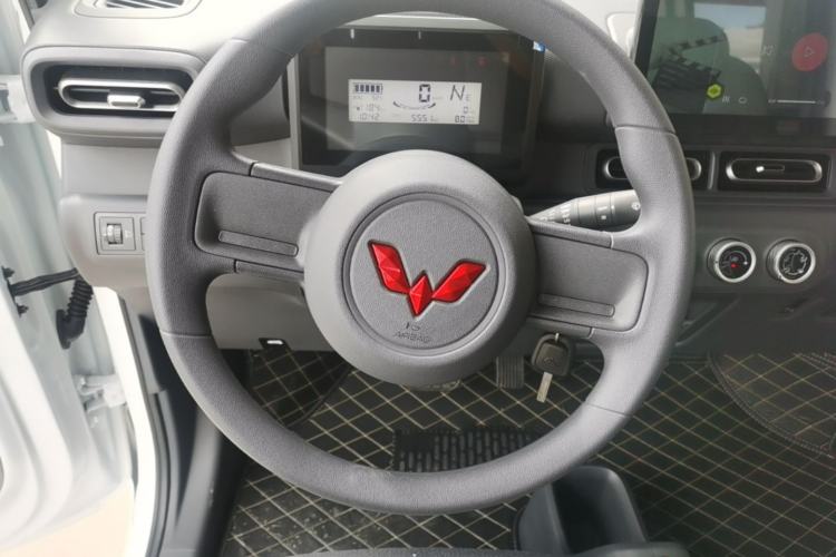 Used Wuling Zhiguang New Energy 2025 Standard Model Steering Wheel