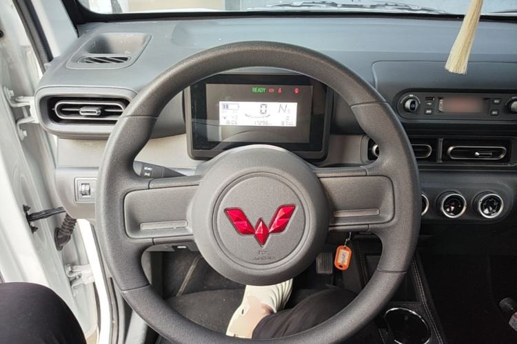 Used Wuling Zhiguang New Energy 2025 Standard Model Steering Wheel