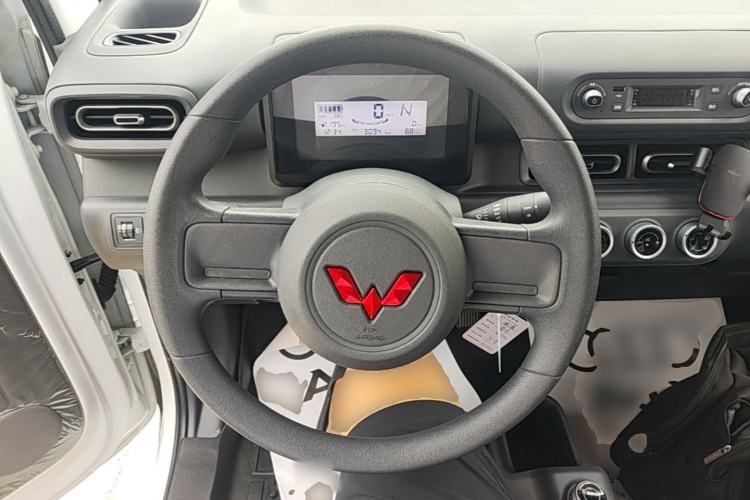 Used Wuling Zhiguang New Energy 2025 Standard Model Steering Wheel