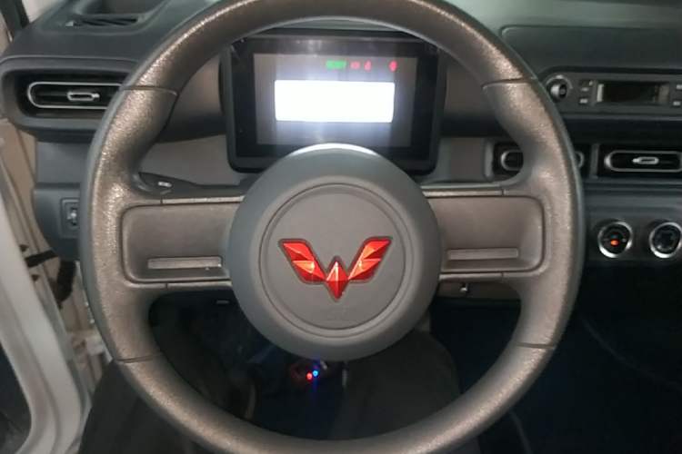 Used Wuling Zhiguang New Energy 2025 Standard Model Steering Wheel