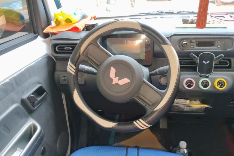 Used Wuling Zhiguang New Energy 2025 Standard Model Steering Wheel