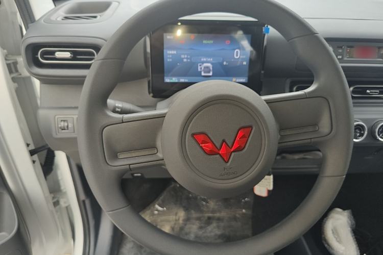 Used Wuling Zhiguang New Energy 2025 Model 305km Ambitious Edition Steering Wheel