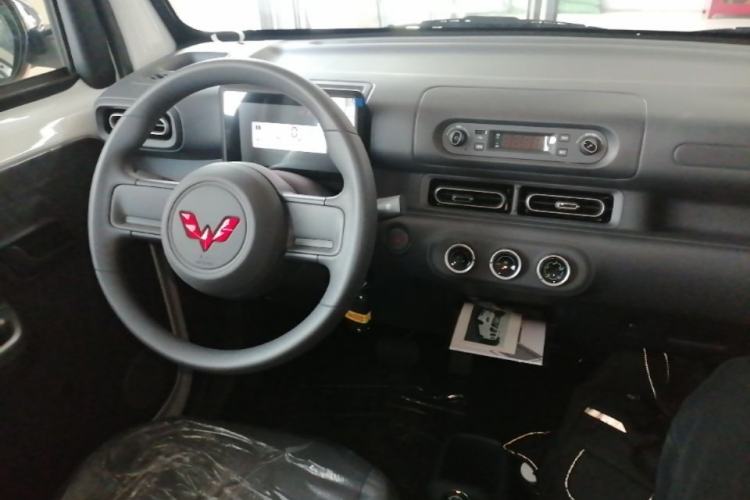 Used Wuling Zhiguang New Energy 2025 Comfort Model Steering Wheel