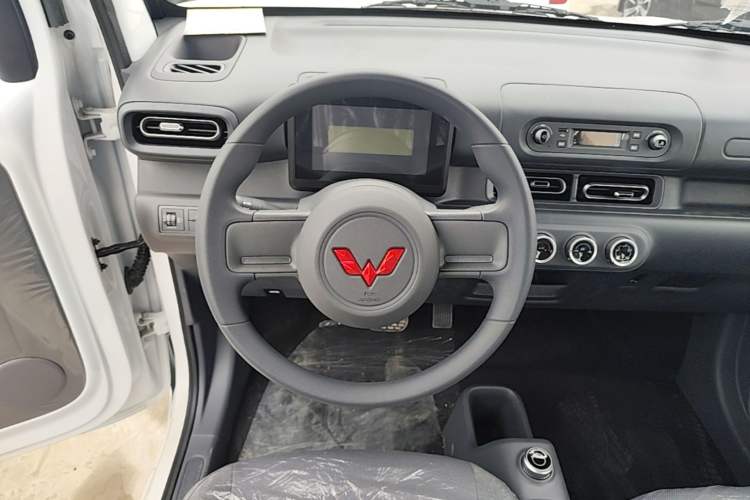 Used Wuling Zhiguang New Energy 2025 Standard Model Steering Wheel