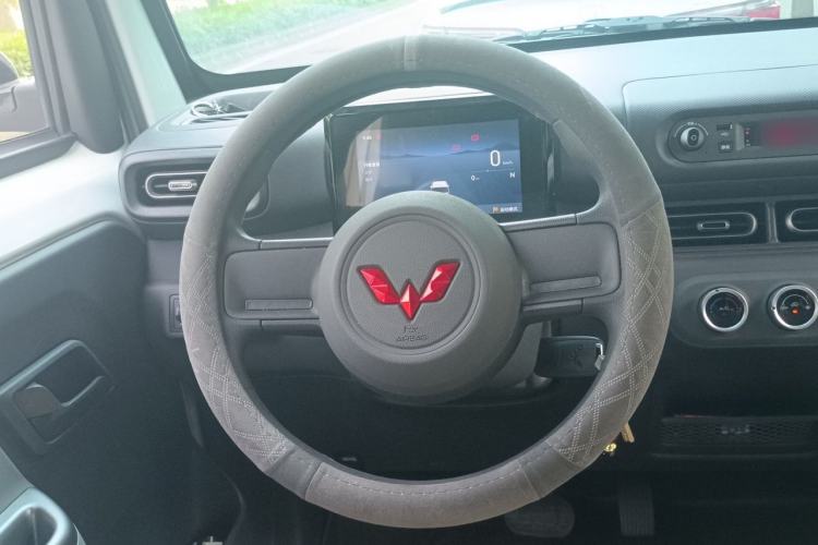 Used Wuling Zhiguang New Energy 2025 Model 305km Ambitious Edition Steering Wheel