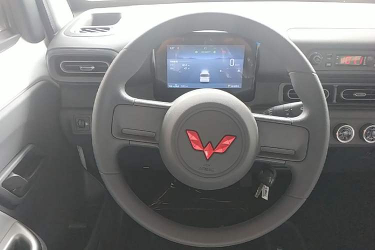 Used Wuling Zhiguang New Energy 2025 Model 305km Ambitious Edition Steering Wheel