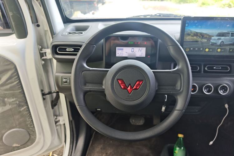 Used Wuling Zhiguang New Energy 2025 Standard Model Steering Wheel