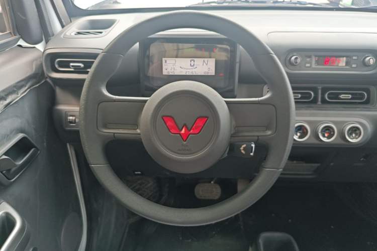 Used Wuling Zhiguang New Energy 2025 Standard Model Steering Wheel