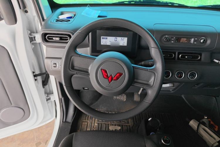 Used Wuling Zhiguang New Energy 2025 Standard Model Steering Wheel