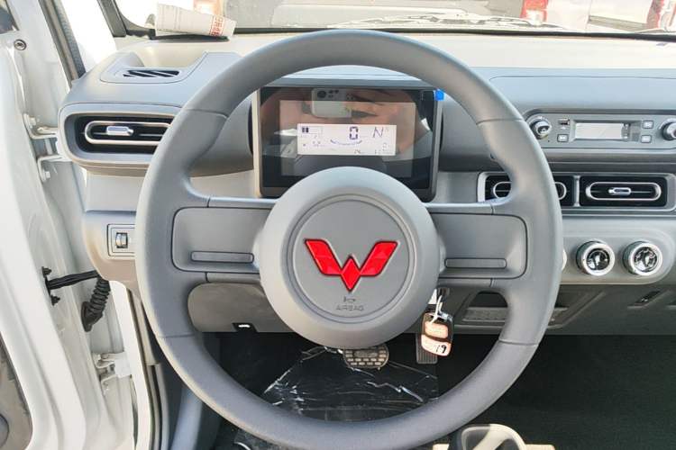 Used Wuling Zhiguang New Energy 2025 Standard Model Steering Wheel