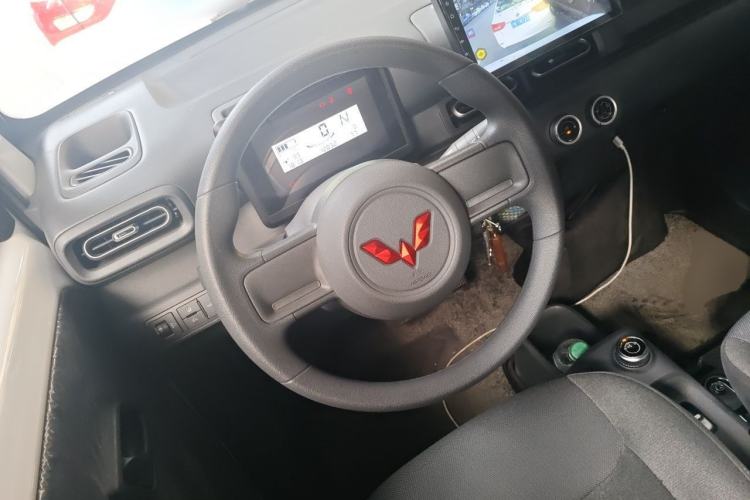Used Wuling Zhiguang New Energy 2025 Standard Model Steering Wheel