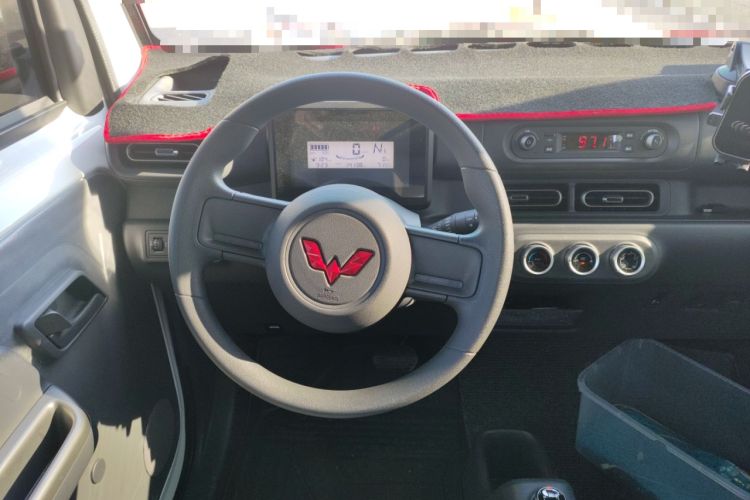 Used Wuling Zhiguang New Energy 2025 Standard Model Steering Wheel