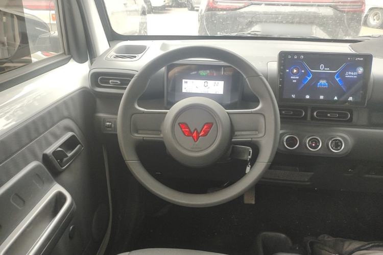 Used Wuling Zhiguang New Energy 2025 Standard Model Steering Wheel