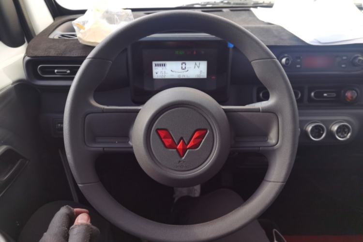 Used Wuling Zhiguang New Energy 2025 Standard Model Steering Wheel