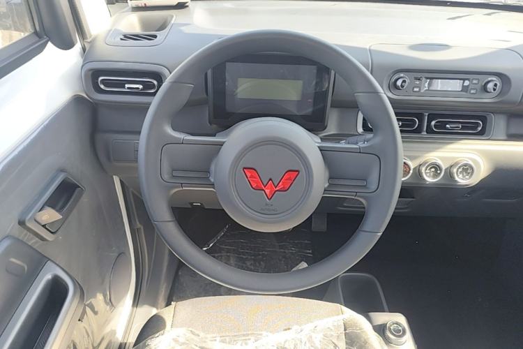 Used Wuling Zhiguang New Energy 2025 Standard Model Steering Wheel