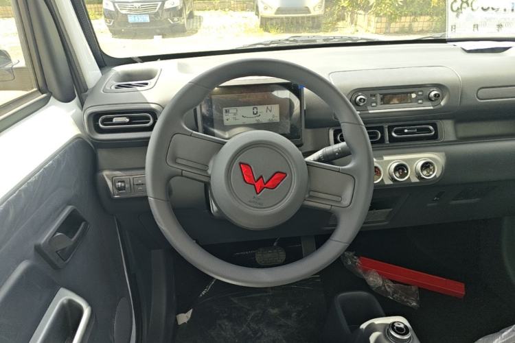 Used Wuling Zhiguang New Energy 2025 Standard Model Steering Wheel