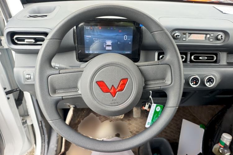 Used Wuling Zhiguang New Energy 2025 Model 305km Ambitious Edition Steering Wheel