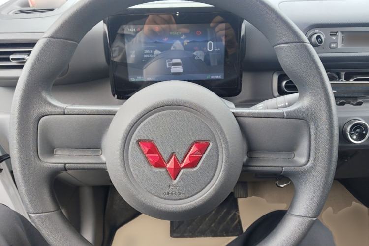 Used Wuling Zhiguang New Energy 2025 Model 305km Ambitious Edition Steering Wheel