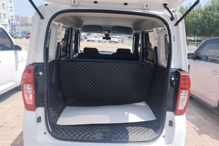 Used Wuling Zhiguang New Energy 2025 Standard Model Trunk