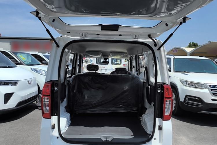 Used Wuling Zhiguang New Energy 2025 Model 305km Ambitious Edition Trunk