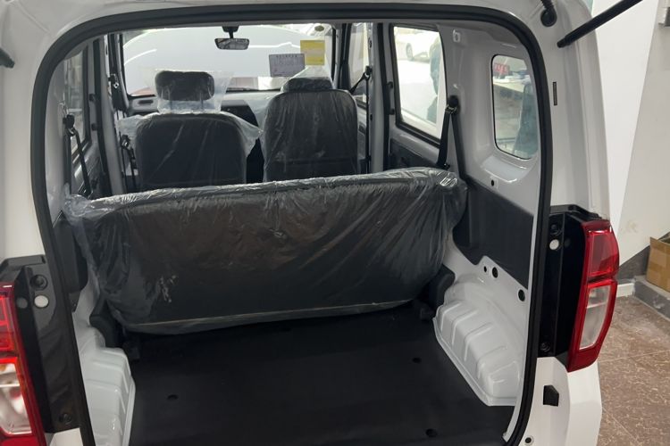 Used Wuling Zhiguang New Energy 2025 Model 305km Ambitious Edition Trunk