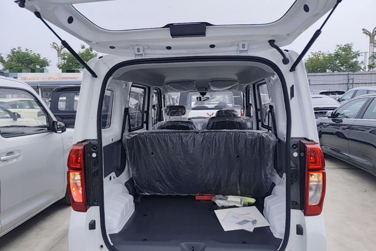 Used Wuling Zhiguang New Energy 2025 Standard Model Trunk