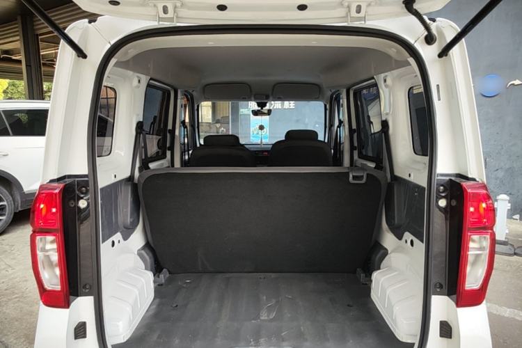 Used Wuling Zhiguang New Energy 2025 Standard Model Trunk