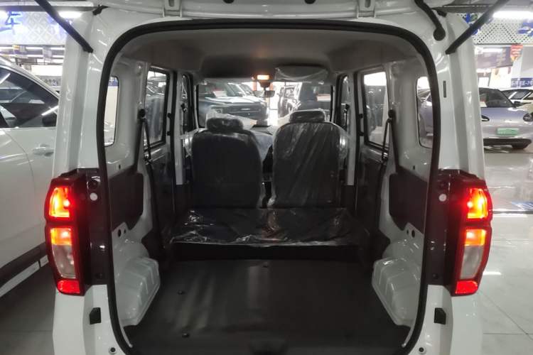Used Wuling Zhiguang New Energy 2025 Comfort Model Trunk