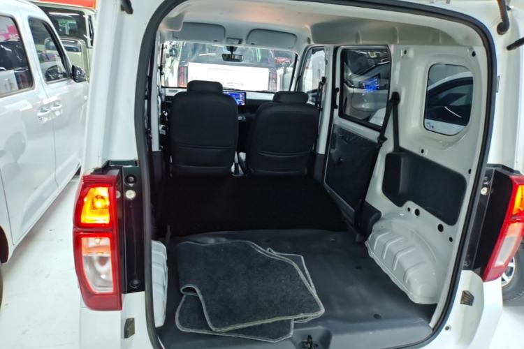 Used Wuling Zhiguang New Energy 2025 Standard Model Trunk