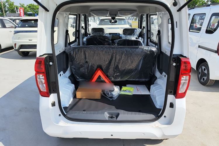 Used Wuling Zhiguang New Energy 2025 Model 305km Ambitious Edition Trunk
