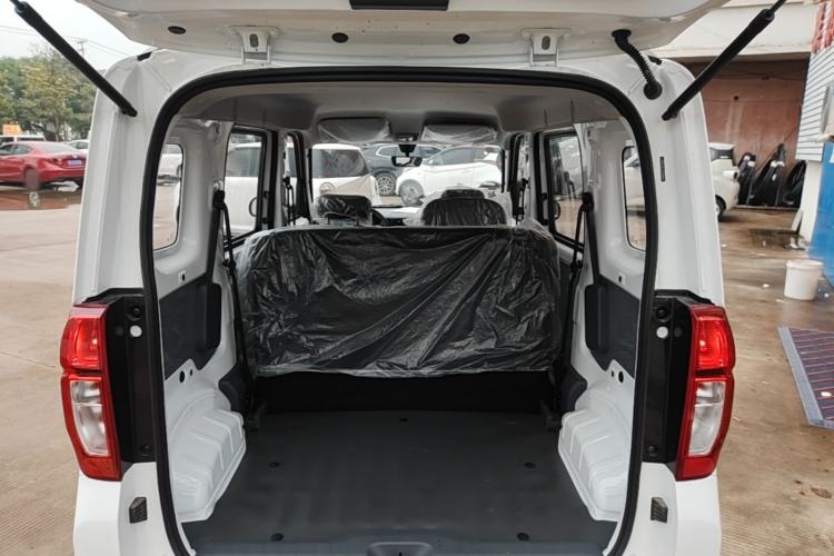 Used Wuling Zhiguang New Energy 2025 Model 305km Ambitious Edition Trunk