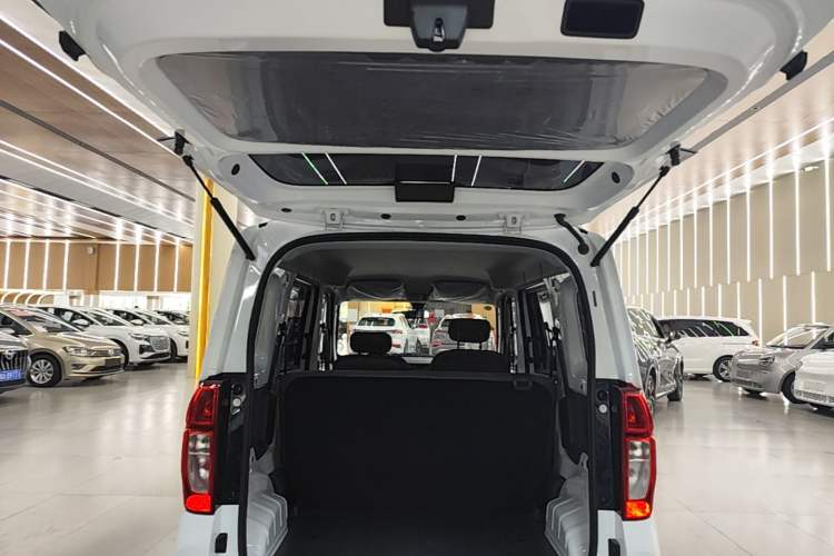 Used Wuling Zhiguang New Energy 2025 Comfort Model Trunk