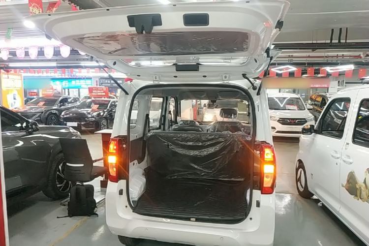 Used Wuling Zhiguang New Energy 2025 Standard Model Trunk