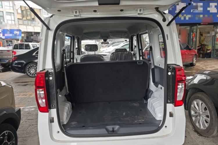 Used Wuling Zhiguang New Energy 2025 Model 305km Ambitious Edition Trunk