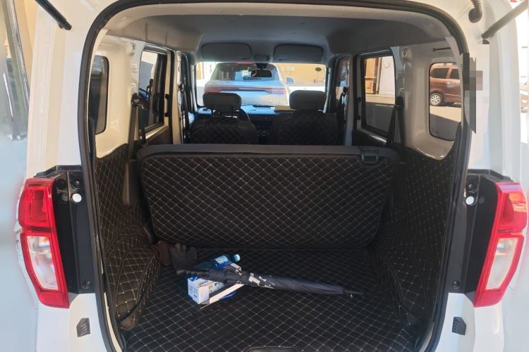Used Wuling Zhiguang New Energy 2025 Standard Model Trunk