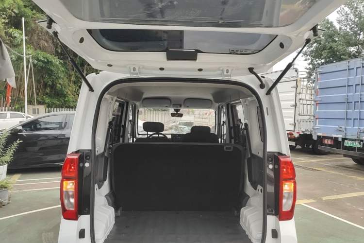 Used Wuling Zhiguang New Energy 2025 Standard Model Trunk