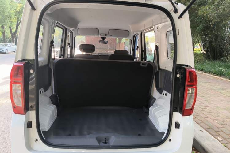 Used Wuling Zhiguang New Energy 2025 Comfort Model Trunk