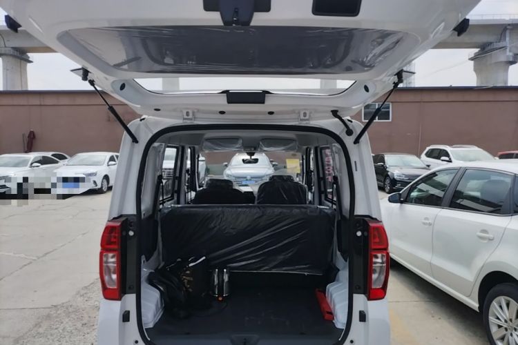 Used Wuling Zhiguang New Energy 2025 Model 305km Ambitious Edition Trunk