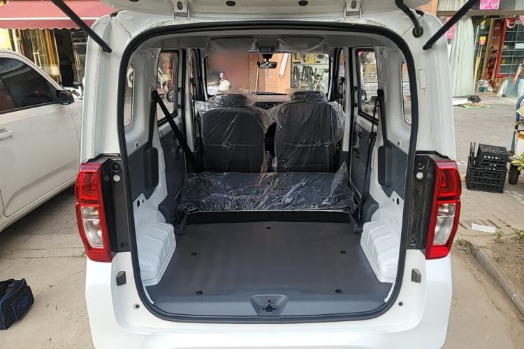 Used Wuling Zhiguang New Energy 2025 Model 305km Ambitious Edition Trunk