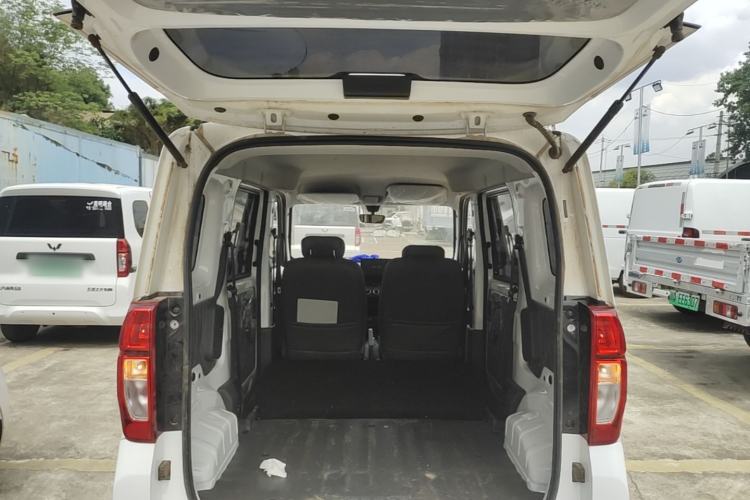 Used Wuling Zhiguang New Energy 2025 Standard Model Trunk