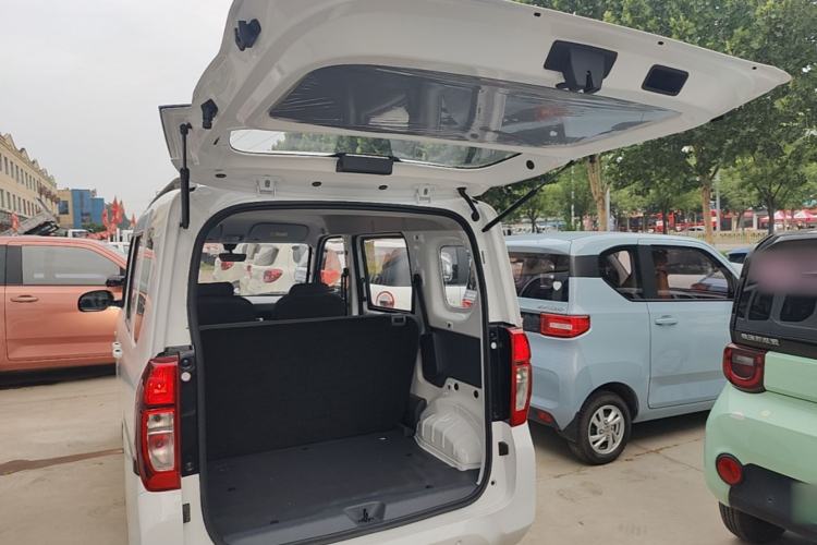 Used Wuling Zhiguang New Energy 2025 Model 305km Ambitious Edition Trunk