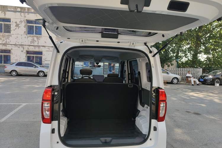 Used Wuling Zhiguang New Energy 2025 Comfort Model Trunk