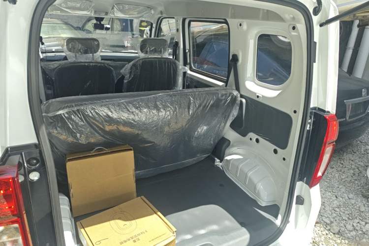 Used Wuling Zhiguang New Energy 2025 Model 305km Ambitious Edition Trunk