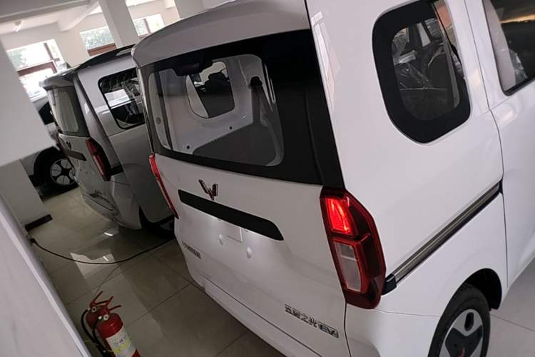 Used Wuling Zhiguang New Energy 2025 Comfort Model Trunk